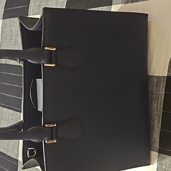 💥💥💥Michael Kors 💥💥💥 - Picture 4 of 9